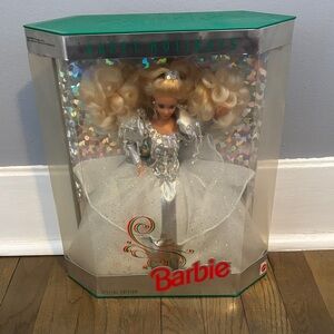 MIB 1992 Happy Holidays Barbie Collectible!